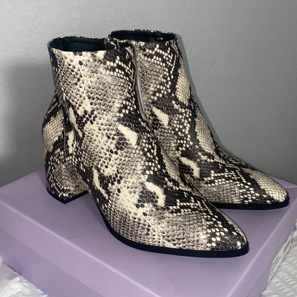 Madden Girl Dafnii Nat Multi Ankle Bootie
